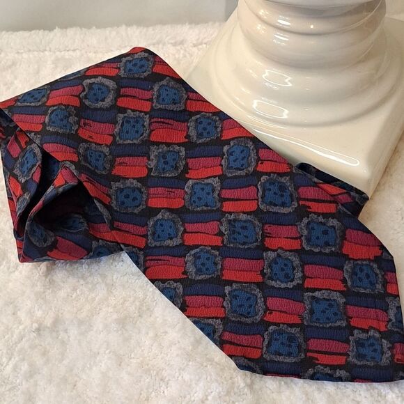 J. Blades & Co Monterey Bay USA Geometric Blue/Red Pattern Men's Neck Tie - Picture 8 of 11